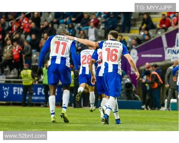 欧冠门票系统故障引发数万球迷排队12小时抢购热潮