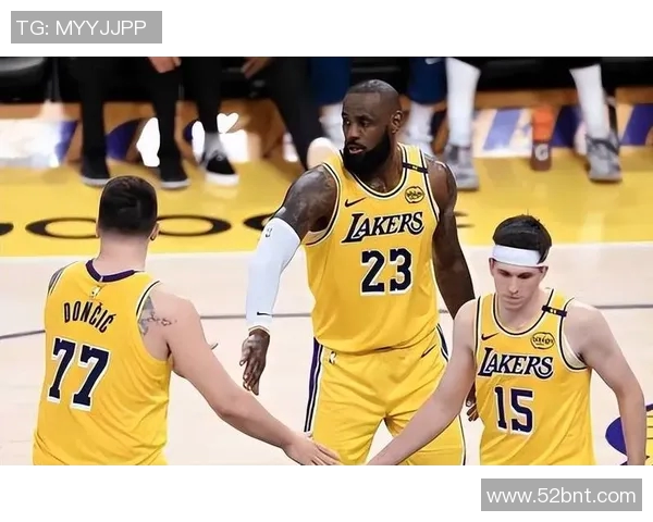 湖人对阵太阳季前赛精彩直播全程回顾与分析 湖人对阵太阳季前赛精彩直播全程回顾与分析