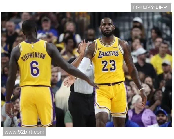 2020年勇士与湖人激战回顾球场上的荣耀与挑战交织的传奇之路