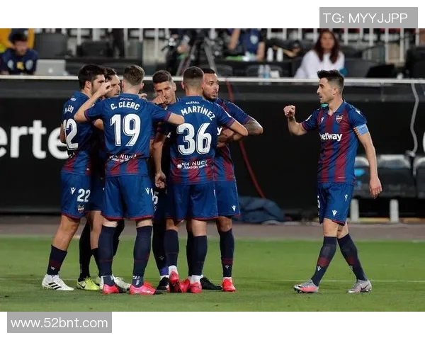 巴塞罗那与塞维利的巅峰对决谁能在西甲赛场上笑到最后