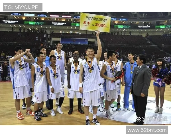 昨晚CBA精彩对决广东队逆转北京队展现强大实力与团队合作精神