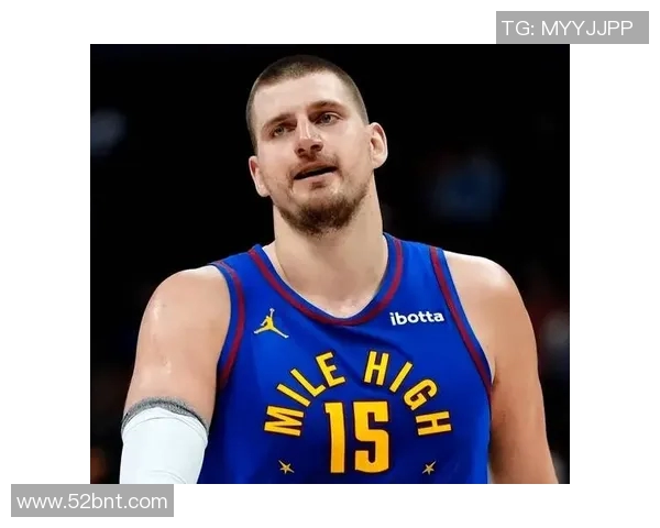 约基奇再创历史三双纪录掘金稳居西部榜首荣耀时刻