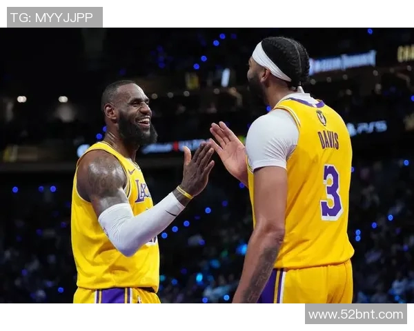 詹姆斯创历史新里程碑成首位4万分1万板1万助球员