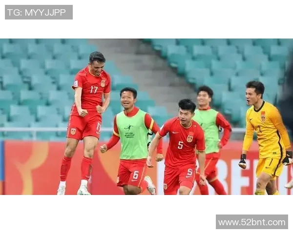 中国队在友谊赛中以二比零战胜韩国队展现强大实力与团队合作精神