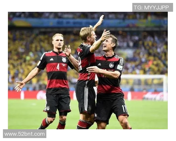 克罗斯领衔战术革新助力球队重塑辉煌的传奇之路 克罗斯领衔战术革新助力球队重塑辉煌的传奇之路