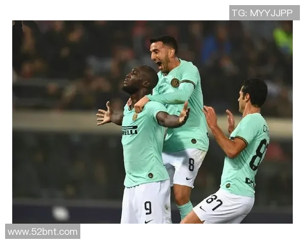 米兰对阵阿森纳直播盛况回顾与精彩瞬间分析 米兰对阵阿森纳直播盛况回顾与精彩瞬间分析